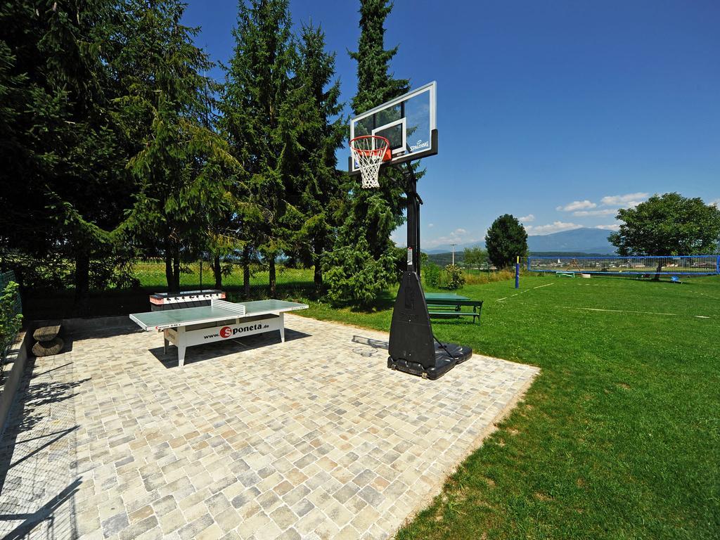 Pension Piovesan Фаак ам Зее Екстериор снимка