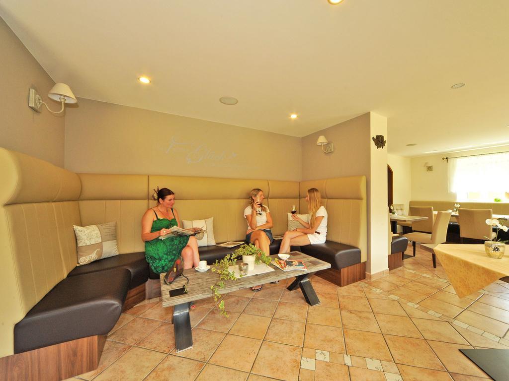 Pension Piovesan Фаак ам Зее Екстериор снимка