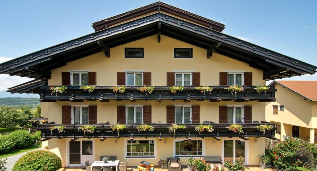 Pension Piovesan Фаак ам Зее Екстериор снимка