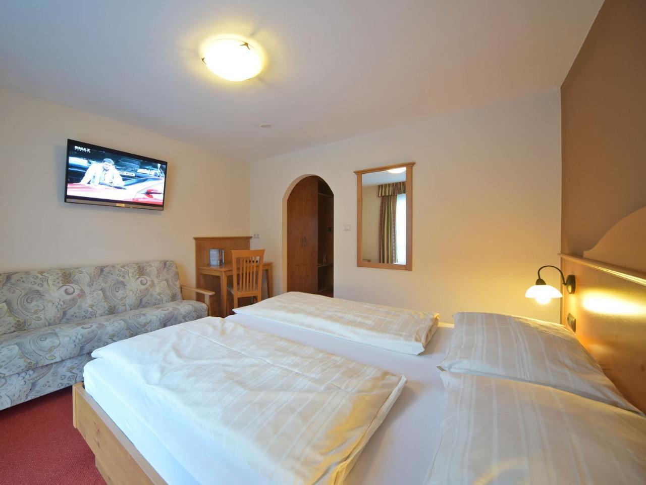 Pension Piovesan Фаак ам Зее Екстериор снимка